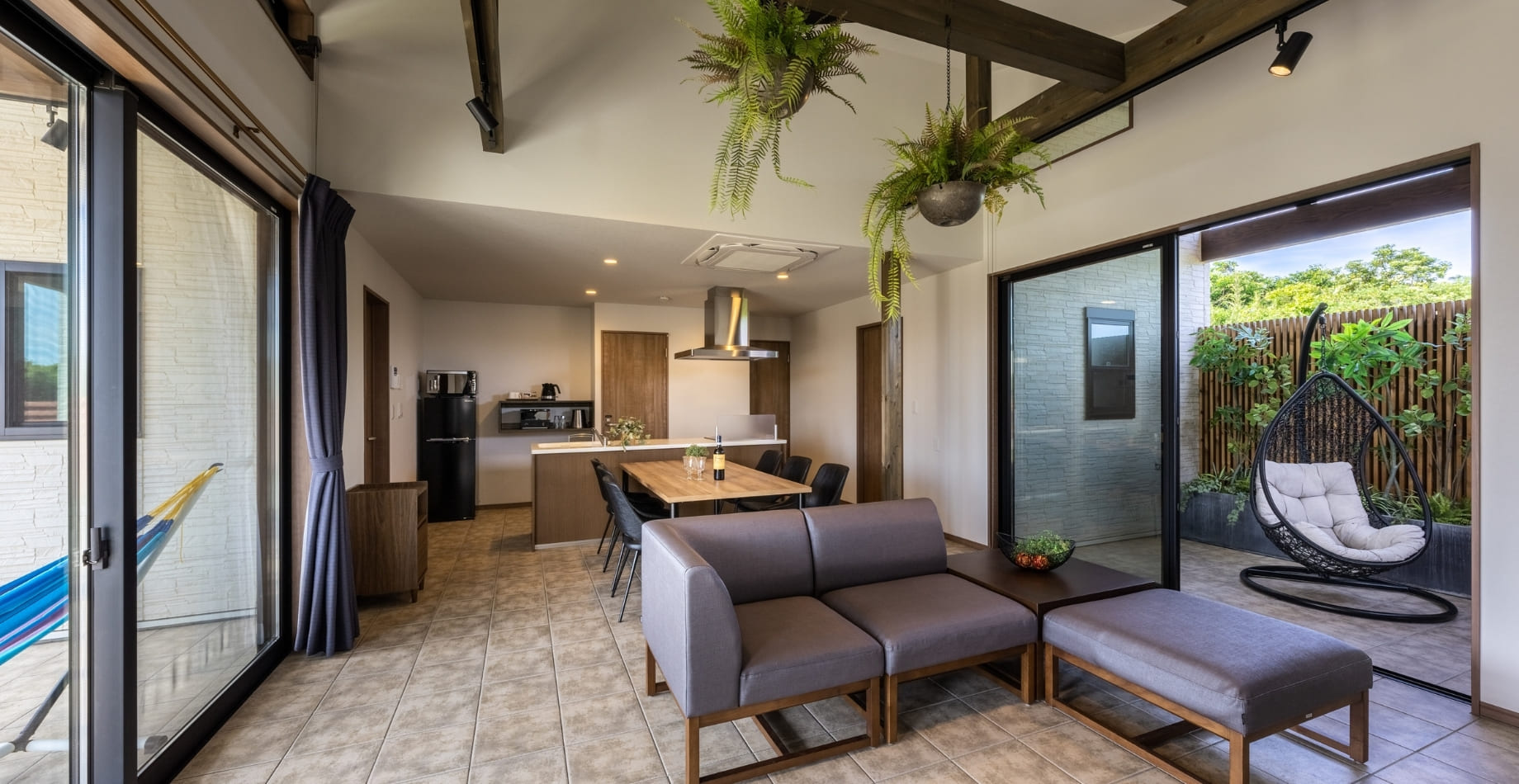 九⼗九⾥海岸の最端、愛⽝とかけがえのない時間を過ごすリゾート